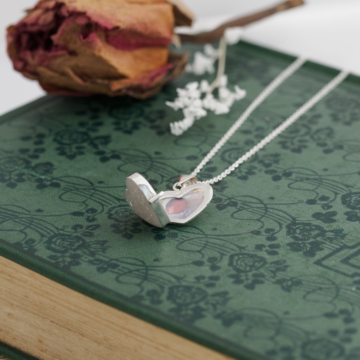 Love Locket ネックレス