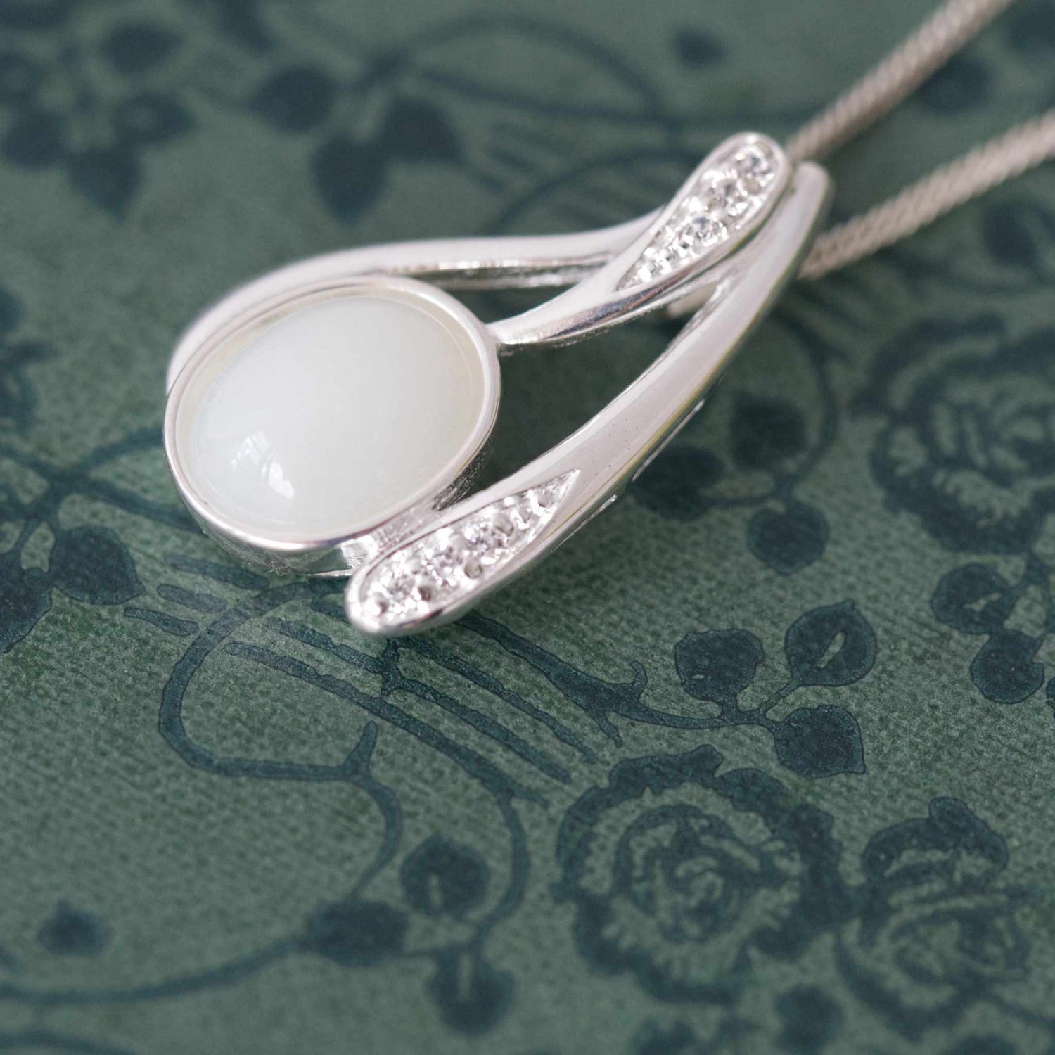 Dearest Drop ネックレス